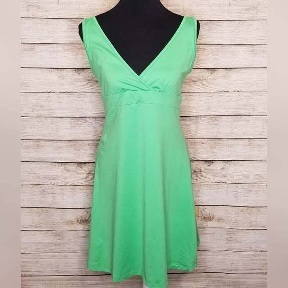 Patagonia Dresses & Skirts - Patagonia Green V-Neck Faux Wrap Sleeveless Dress